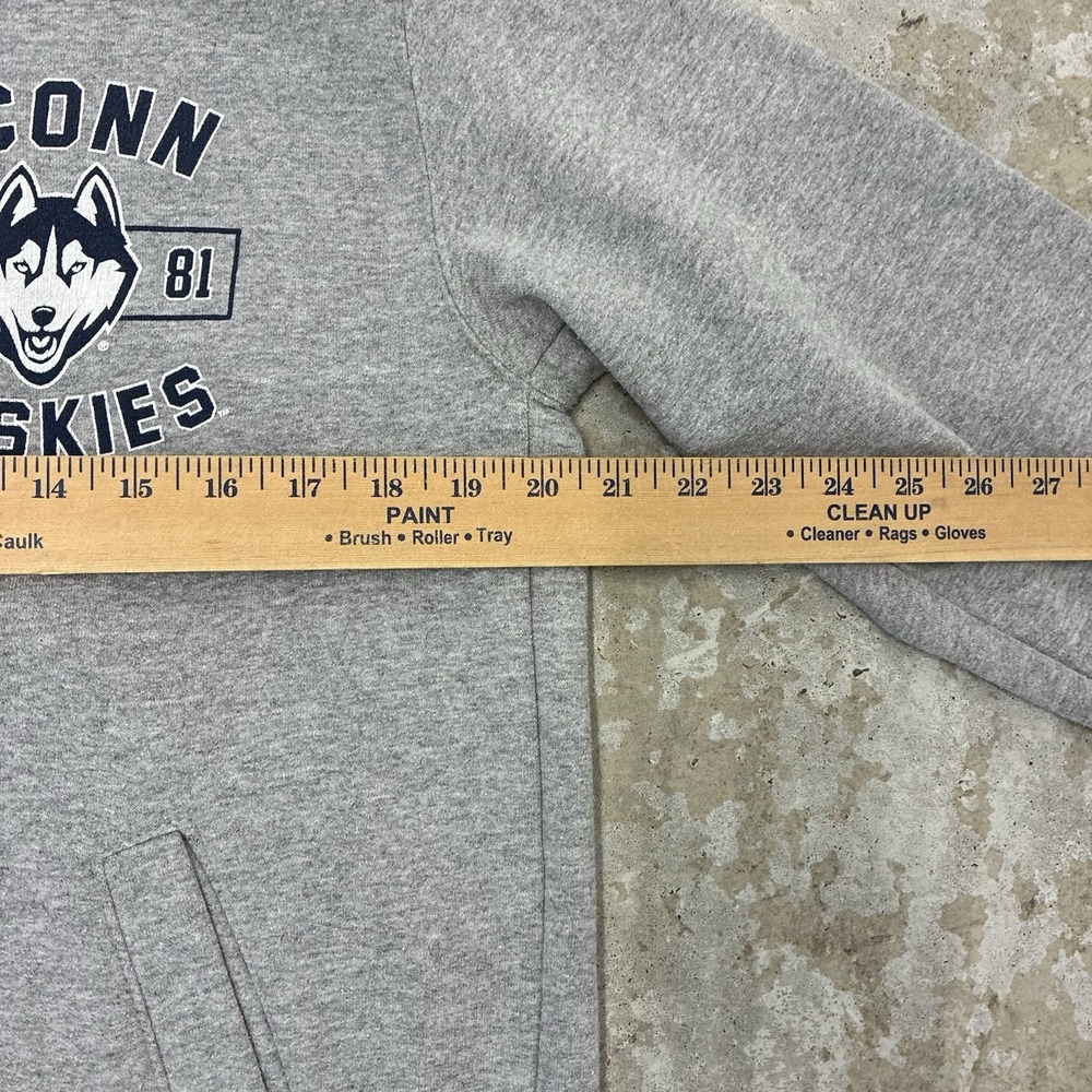 UConn Huskies Pullover Mens Medium Gray 1/4 Zip Long Sleeve Sweater Sweatshirt - Picture 5 of 8